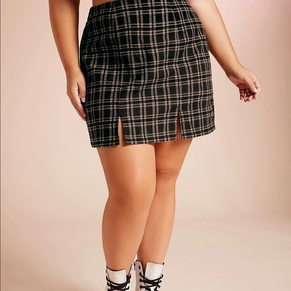 Shein Plus Size Plaid Mini Skirt - Picture 1 of 8